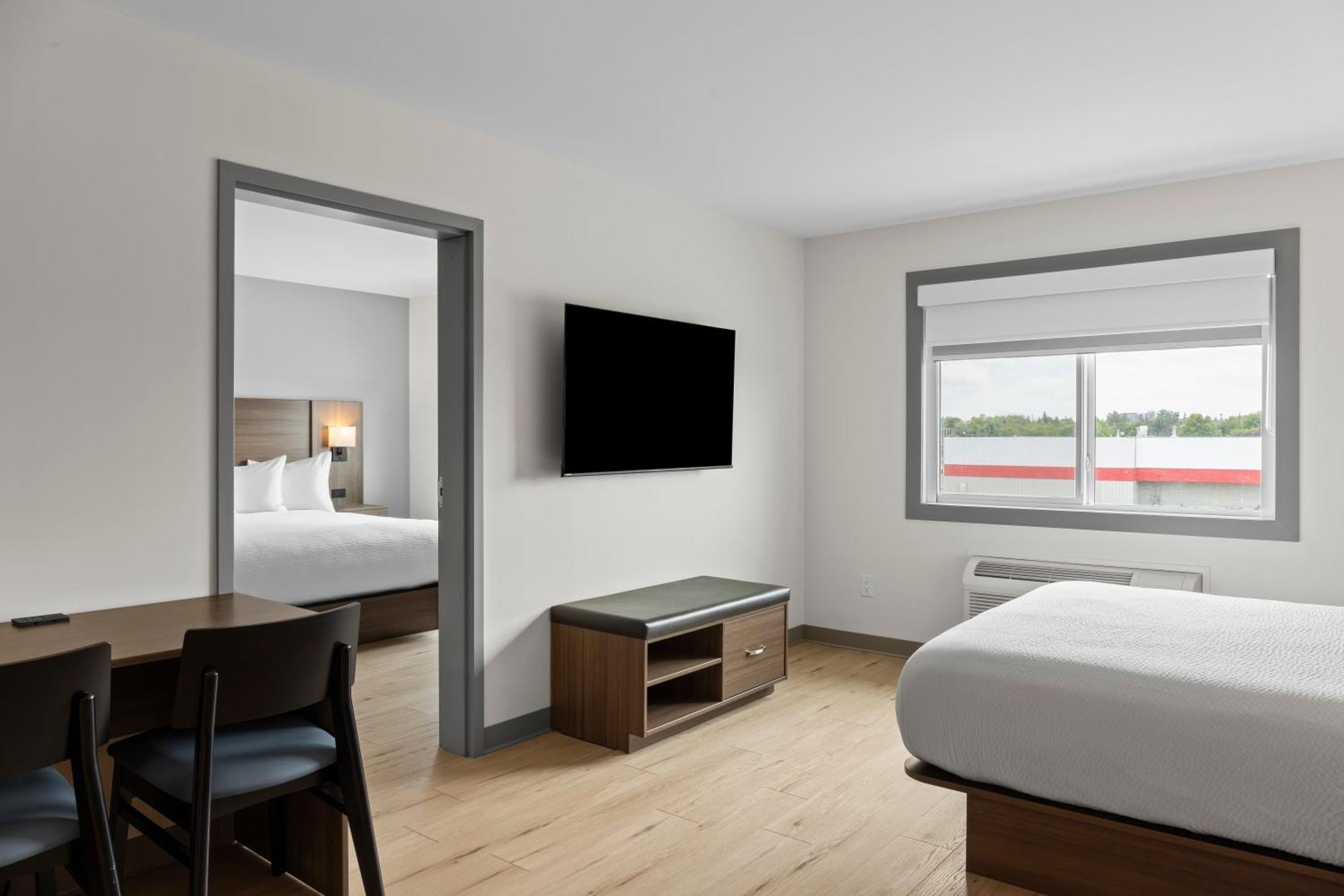 Days Inn By Wyndham Steinbach Екстериор снимка