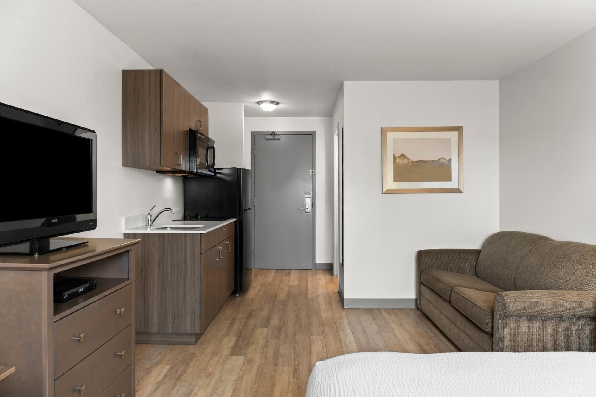 Days Inn By Wyndham Steinbach Екстериор снимка